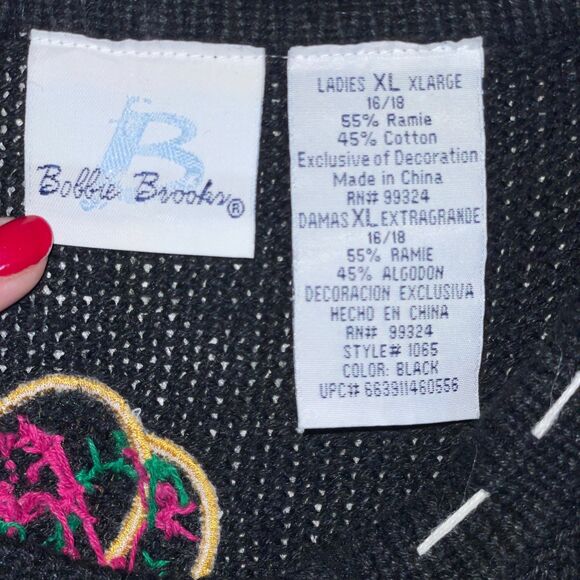 Vintage Bobbie Brooks Black Holiday Sweater XL Mittens Hats Embroidered Cardigan - Picture 5 of 9